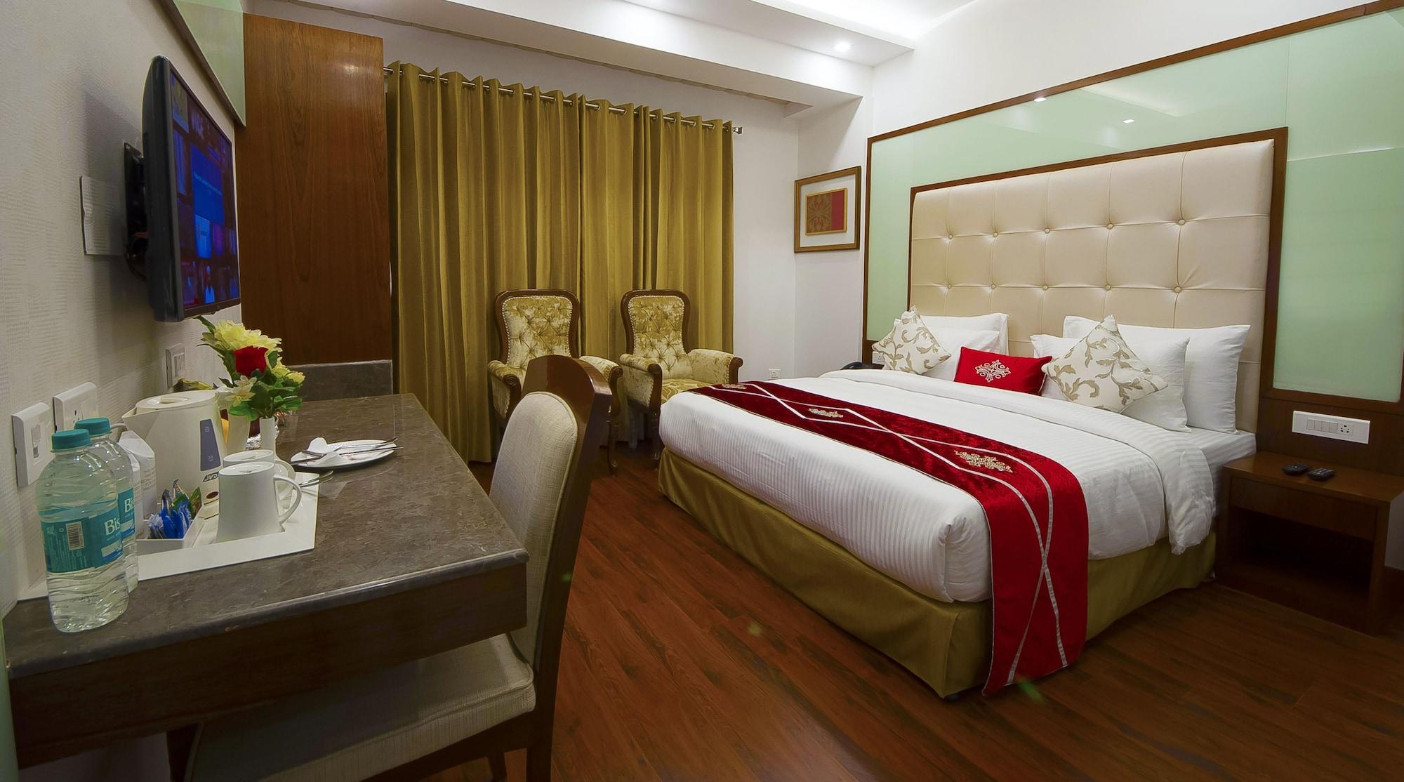 Hotel Swaran Palace New Delhi Exterior photo